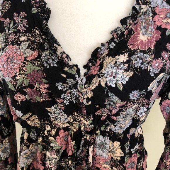 American Rag black floral long sleeve blouse - Picture 3 of 9